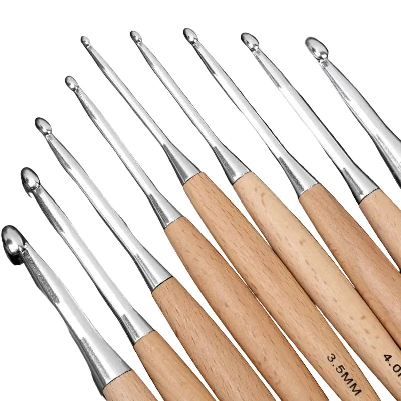 Yarnly 13-teiliges Häkelnadel-Set aus Holz – Größen 3 bis 12 mm, polierter Griff