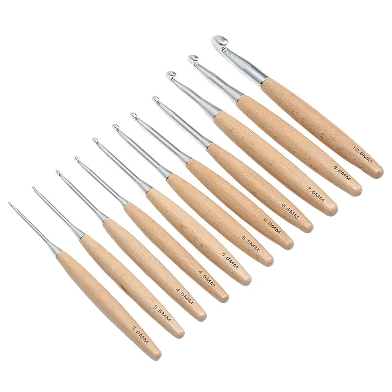 Yarnly 11-teiliges Häkelnadel-Set mit Holzgriff – Nadeln für Stricken und Handarbeiten