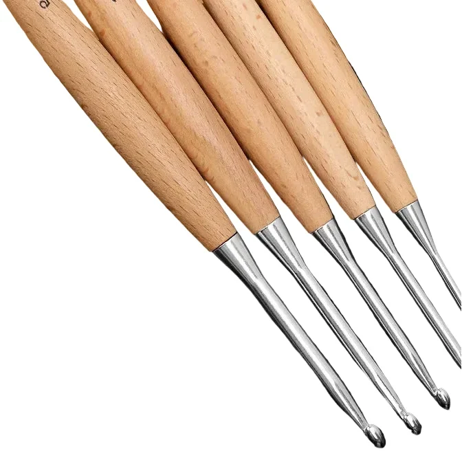 Yarnly 13-teiliges Häkelnadel-Set aus Holz – Größen 3 bis 12 mm, polierter Griff