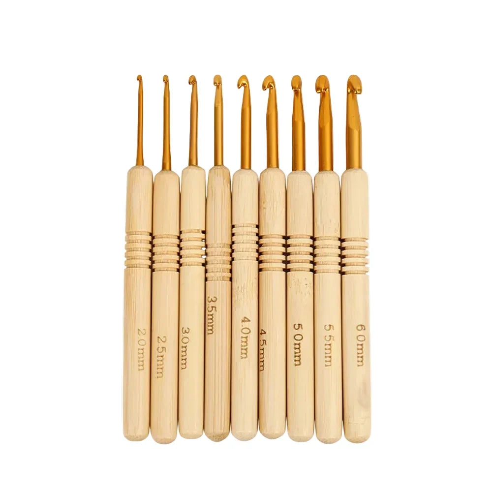 Yarnly 9-teiliges Häkelnadel-Set aus Aluminium mit Holzgriff – Nadeln für Stricken und Kreativhobbys